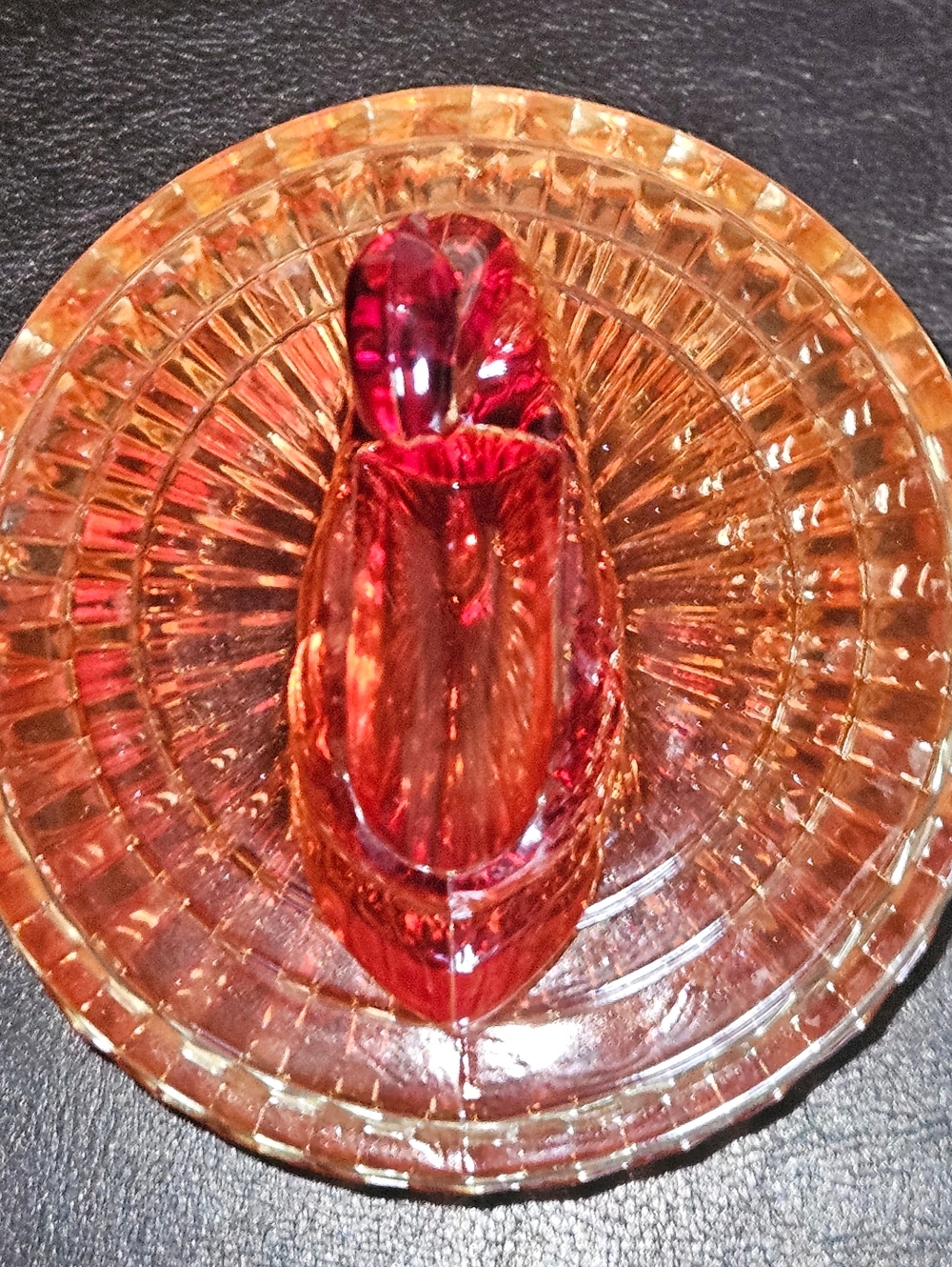 Vintage Jeanette Glass Amberina Powder or Trinket Dish featuring Swan Lid - Picture 6 of 14